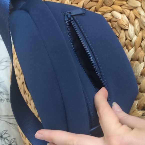 Quince All-Day Navy Neoprene Belt Bag - Picture 2 of 11